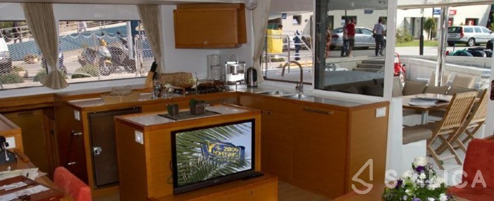 Lagoon 560 - Yacht Charter Sailica