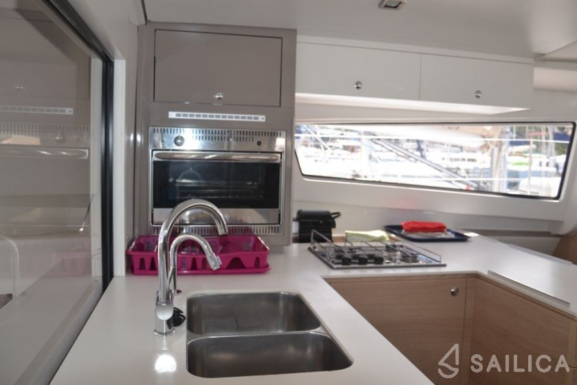 Bali 4.5 - Yacht Charter Sailica