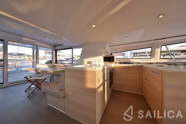 Bali 5.4. - Yacht Charter Sailica