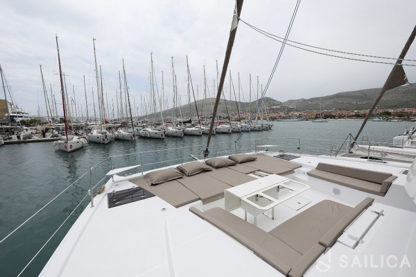 Bali 5.4. - Yacht Charter Sailica
