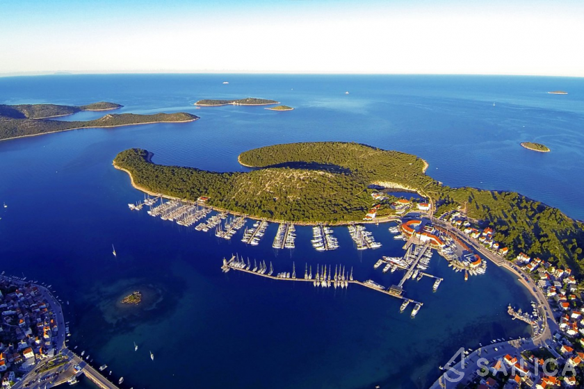 Bali 5.4. - Yacht Charter Sailica