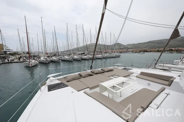 Bali 5.4. - Yacht Charter Sailica