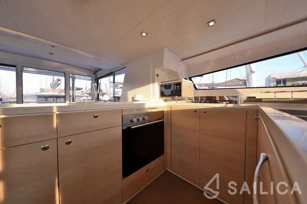 Bali 5.4. - Yacht Charter Sailica