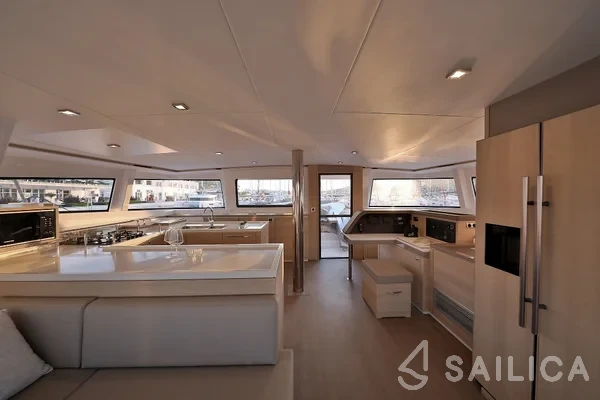 Bali 5.4. - Yacht Charter Sailica