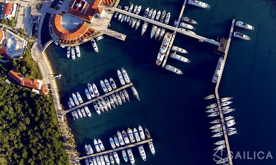 Bali 5.4. - Yacht Charter Sailica