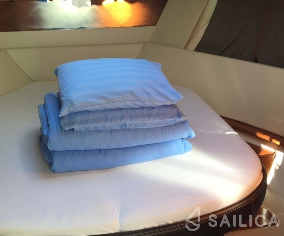 Leader 10 - Yacht Charter Sailica
