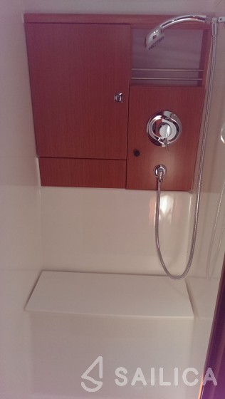 Bavaria 46 Cruiser - Yacht Charter Sailica