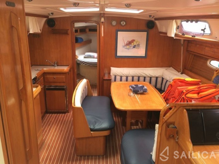 Bavaria 42 Cruiser - Yacht Charter Sailica