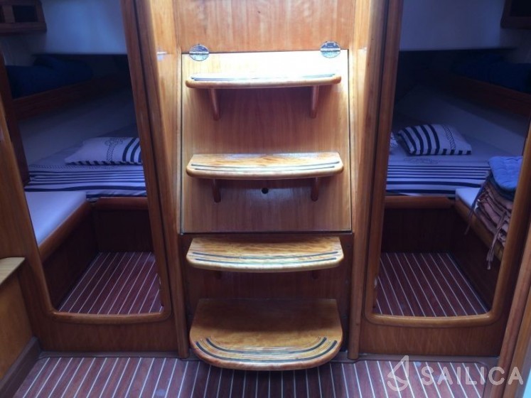 Bavaria 42 Cruiser - Yacht Charter Sailica