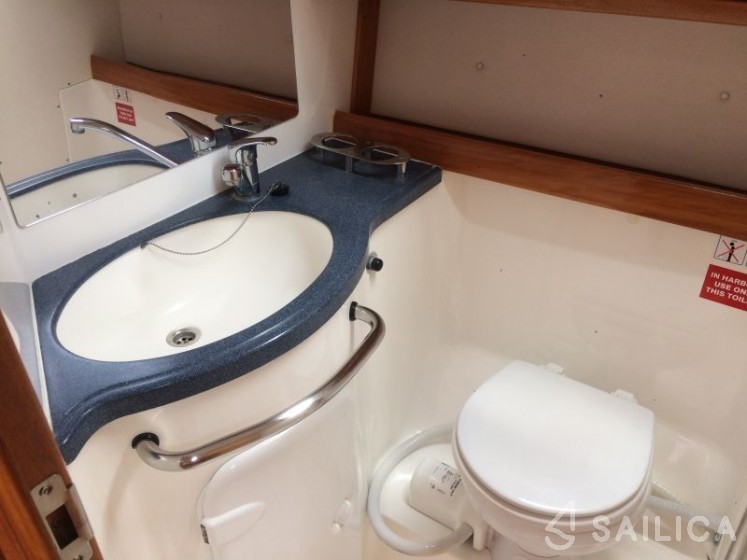 Bavaria 42 Cruiser - Yacht Charter Sailica