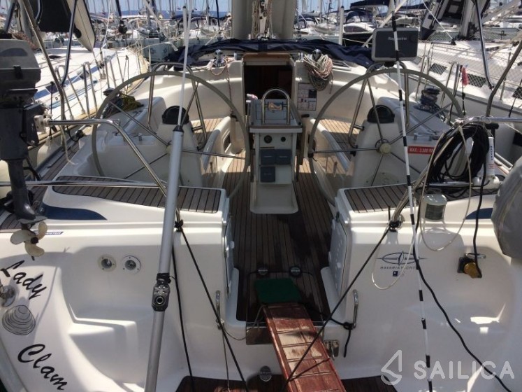 Bavaria 42 Cruiser - Yacht Charter Sailica