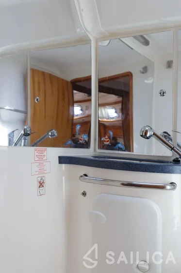 Bavaria 42 Cruiser - Yacht Charter Sailica
