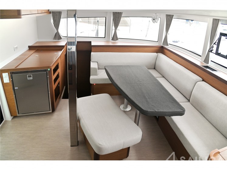 Lagoon 42 - Yacht Charter Sailica