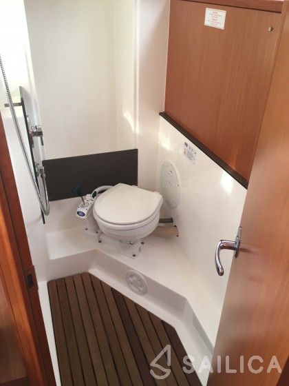 Bavaria 34 Cruiser - Yacht Charter Sailica