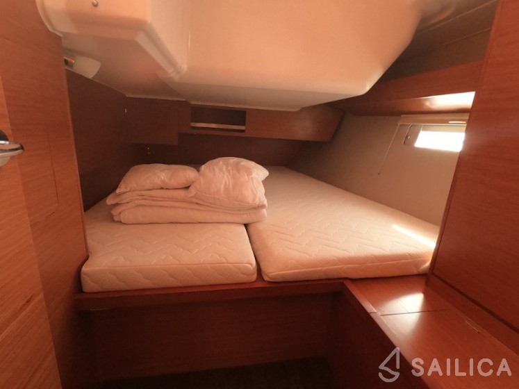 Dufour 430 - Yacht Charter Sailica
