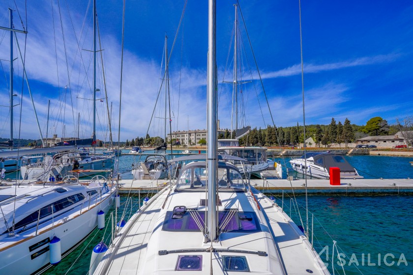 Dufour 430 - Yacht Charter Sailica