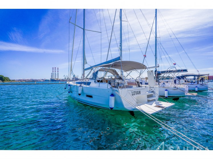 Dufour 430 - Yacht Charter Sailica