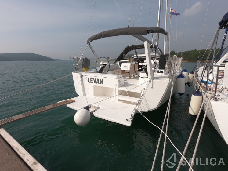 Dufour 430 - Yacht Charter Sailica