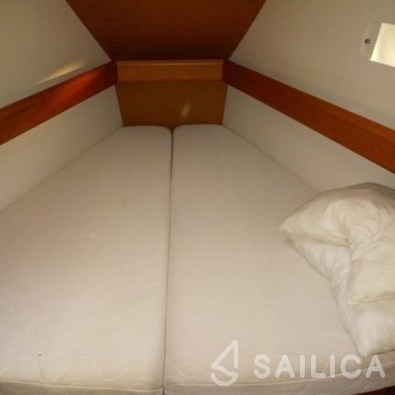 Sun Odyssey 449 - Yacht Charter Sailica