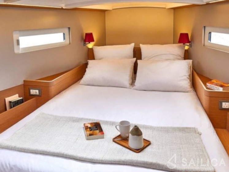 Sun Odyssey 410 - Yacht Charter Sailica