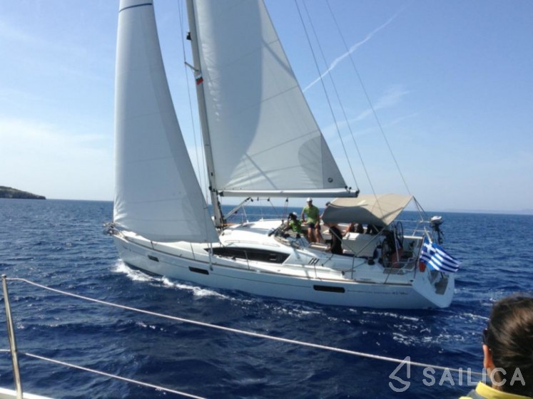 Sun Odyssey 42 DS - Yacht Charter Sailica