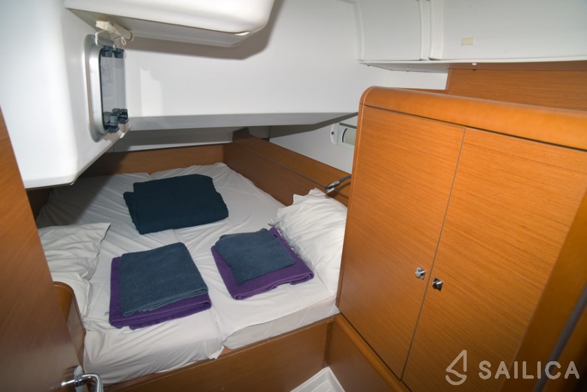 Sun Odyssey 449 - Yacht Charter Sailica