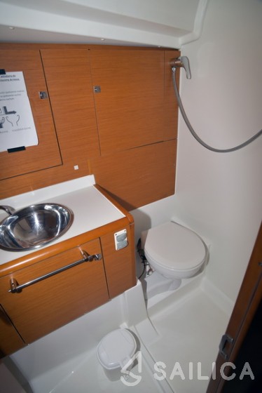 Sun Odyssey 449 - Yacht Charter Sailica