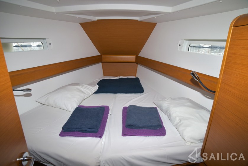 Sun Odyssey 449 - Yacht Charter Sailica