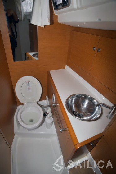 Sun Odyssey 449 - Yacht Charter Sailica