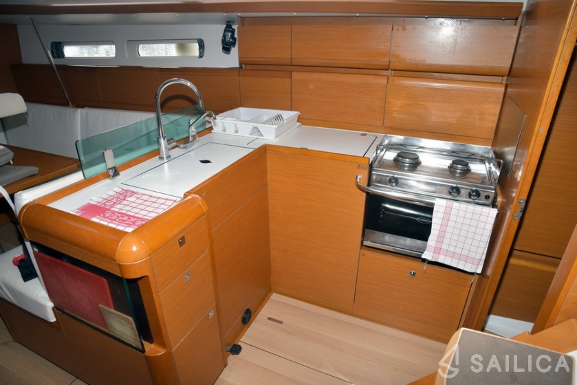 Sun Odyssey 449 - Yacht Charter Sailica