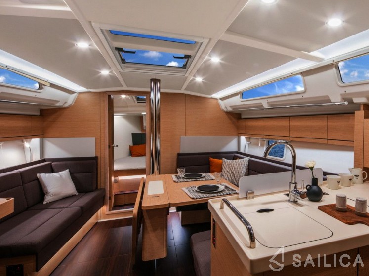 Hanse 418 - Yacht Charter Sailica