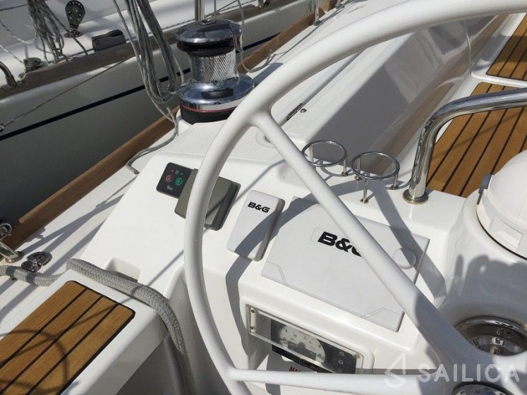 Oceanis 45 - Yacht Charter Sailica