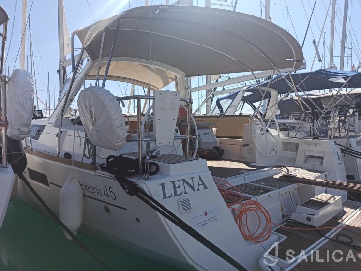 Oceanis 45 - Yacht Charter Sailica