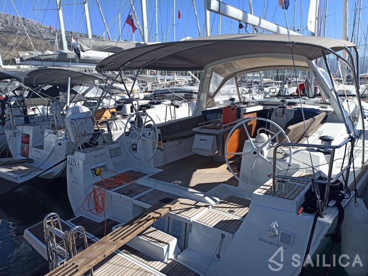 Oceanis 45 - Yacht Charter Sailica