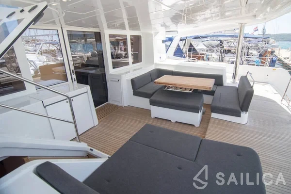 Lagoon 52 - Yacht Charter Sailica