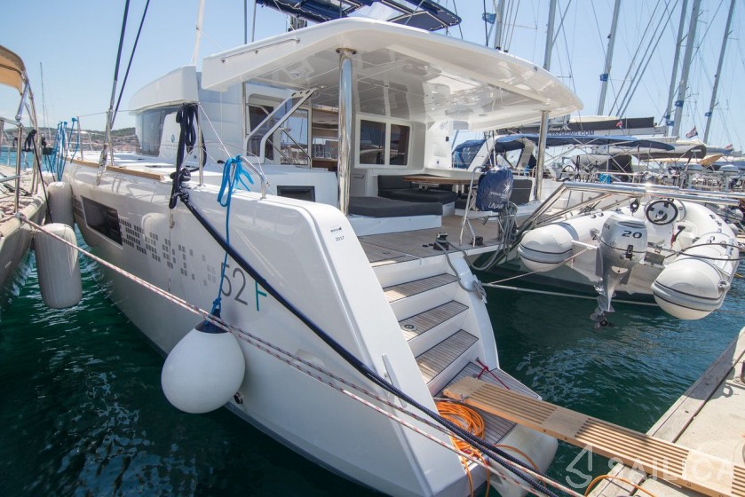 Lagoon 52 - Yacht Charter Sailica