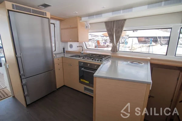 Lagoon 52 - Yacht Charter Sailica