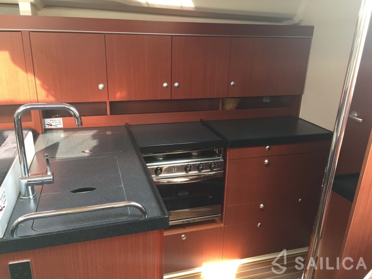 Hanse 455 - Yacht Charter Sailica