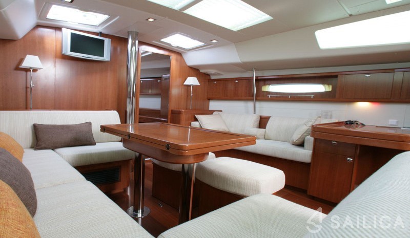 Oceanis 50 Family - Yacht Charter Sailica