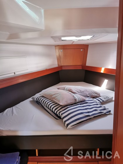 Bavaria Cruiser 41 - Yacht Charter Sailica