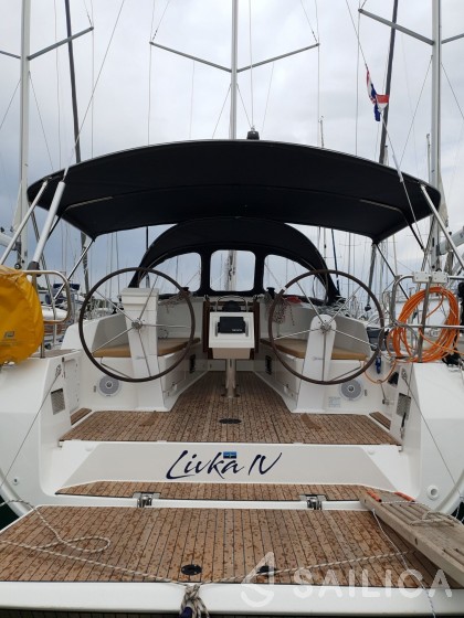 Bavaria Cruiser 41 - Yacht Charter Sailica