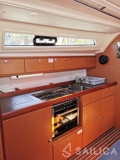 Bavaria Cruiser 41 - Yacht Charter Sailica