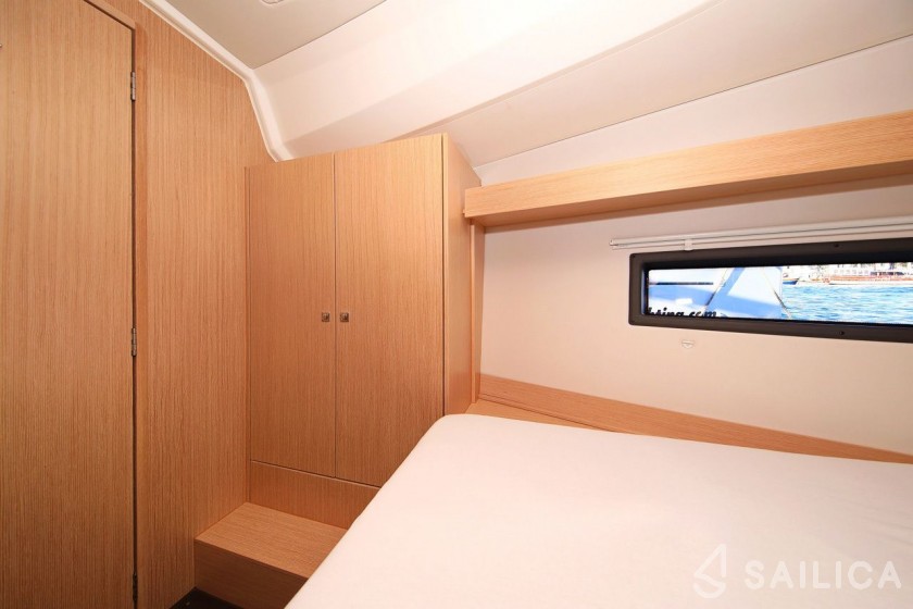 Bavaria C42 - Yacht Charter Sailica