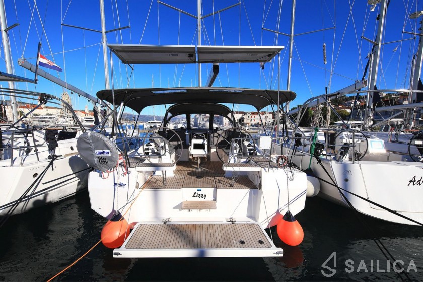 Bavaria C42 - Yacht Charter Sailica