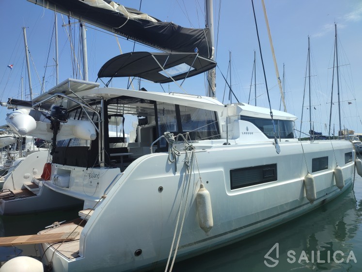 Lagoon 46  - Yacht Charter Sailica