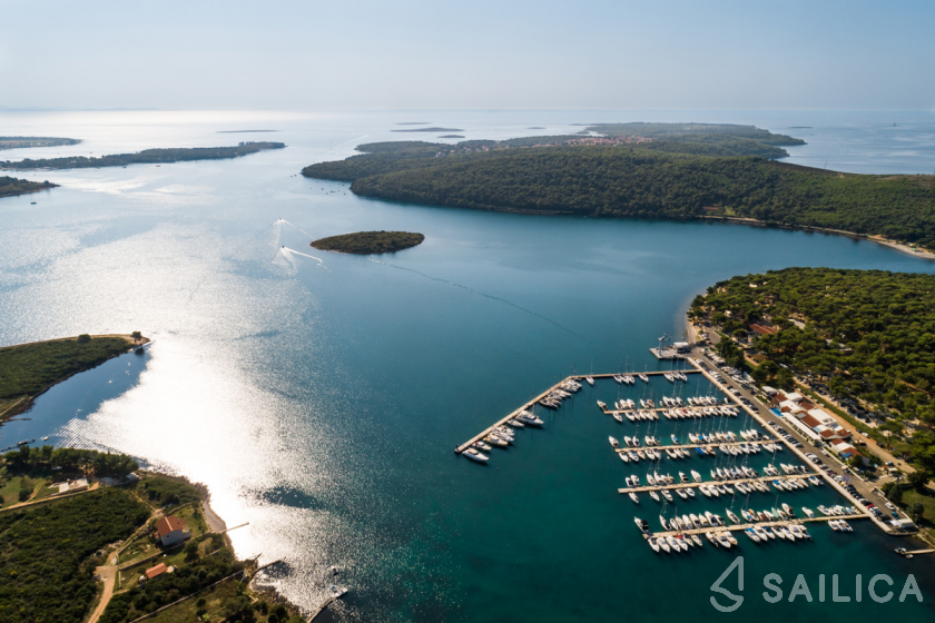 Lagoon 46  - Yacht Charter Sailica