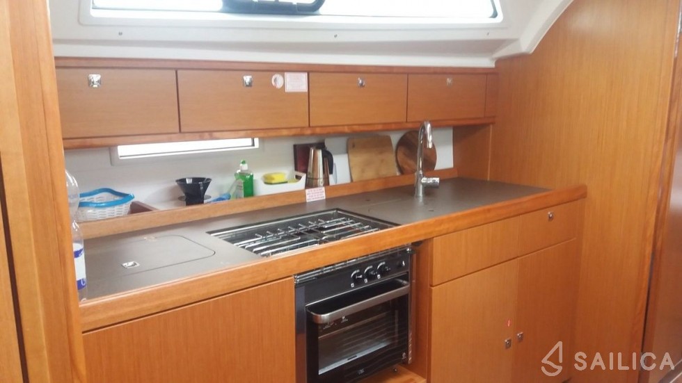 Bavaria 41 Cruiser - Yacht Charter Sailica