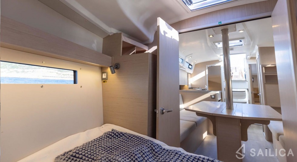 Oceanis 34.1 - Yacht Charter Sailica