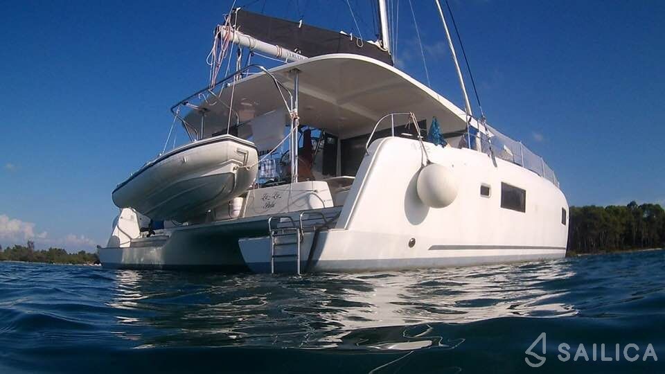 Lagoon 42 - Yacht Charter Sailica