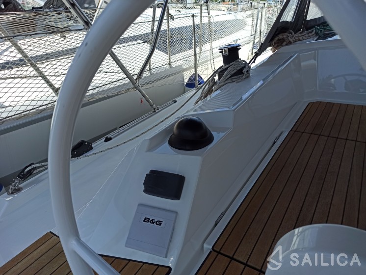 Bavaria C42 - Yacht Charter Sailica